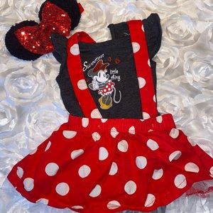 Minnie Mouse outfit